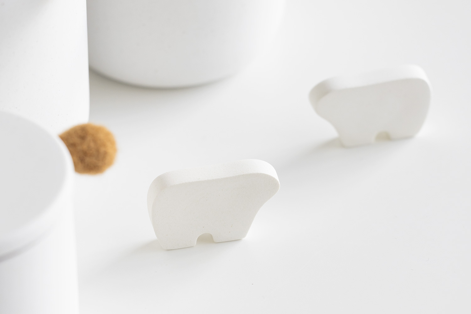 お骨壷の中に入れる調湿材、乾燥剤、吸湿剤、などと呼ばれる、調湿オブジェです